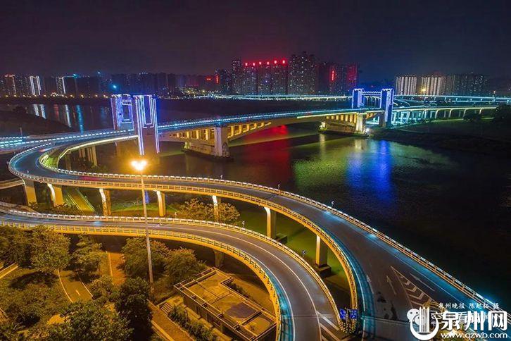 寂寥的匝道。 寂寥的匝道。