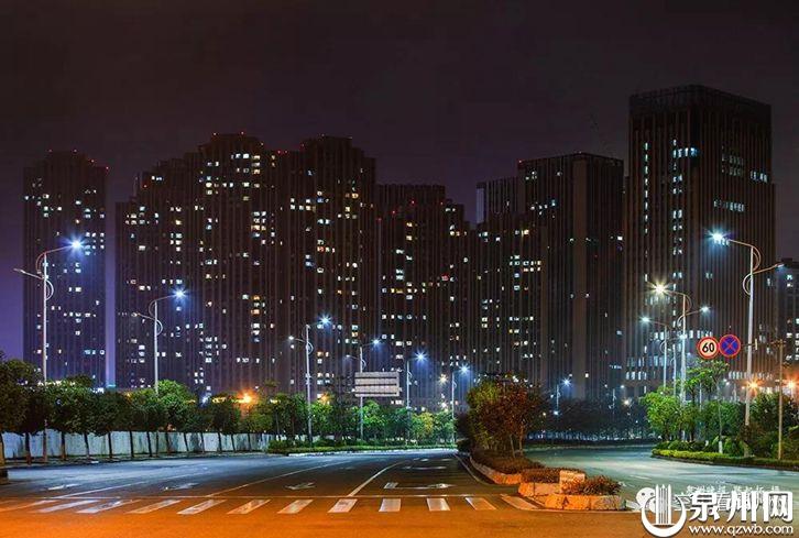 东海大街。 东海大街。