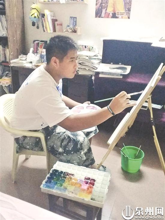 爱好画画的郑鑫淇