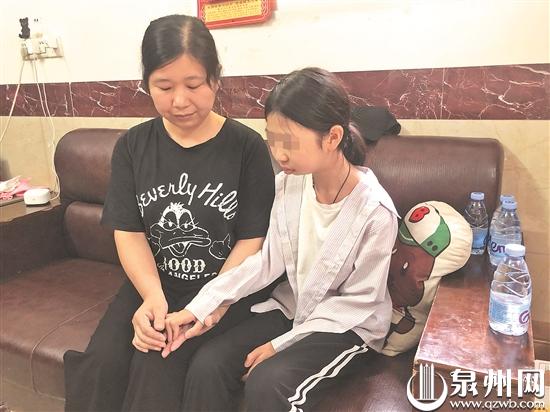 谈起女儿的病情，王燕妹心痛不已。