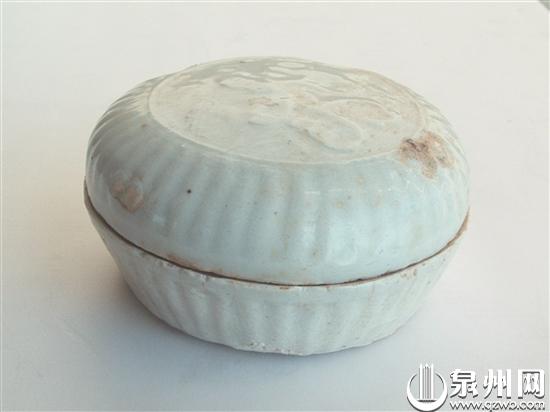 北宋后期青白釉棱纹合（资料图）