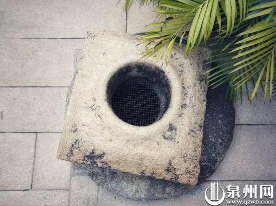 古井要比寻常百姓家的水井要大许多。