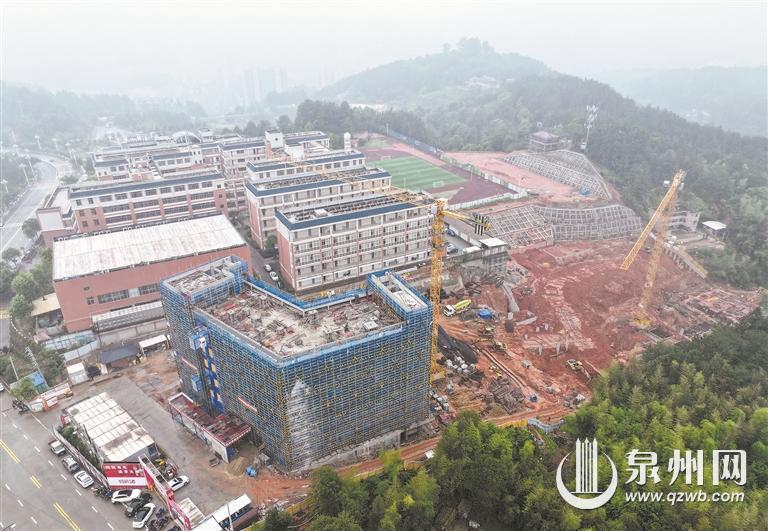 德化职业技术学校旅游楼顺利封顶