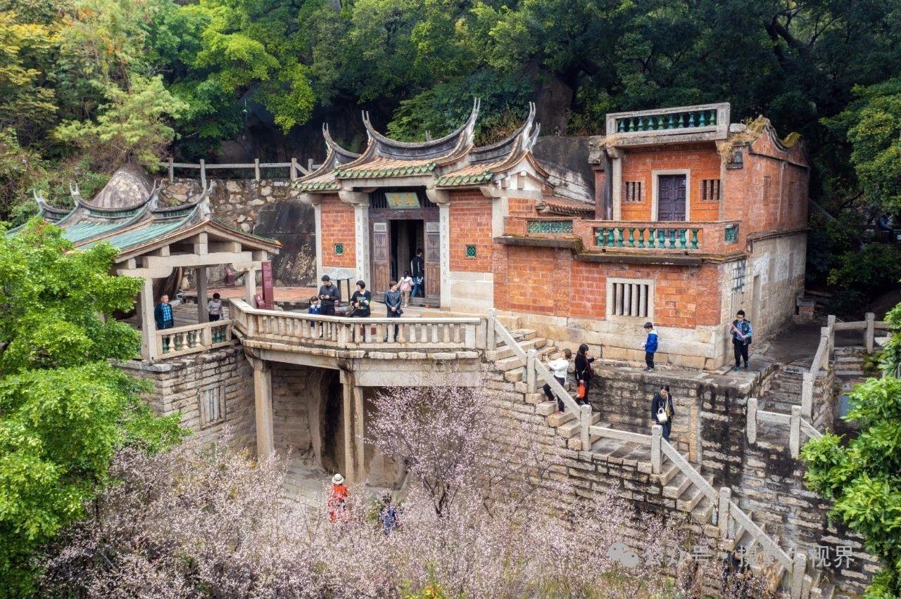 草庵摩尼光佛造像世界现存唯一的摩尼光佛石造像,宋元泉州摩尼教传播