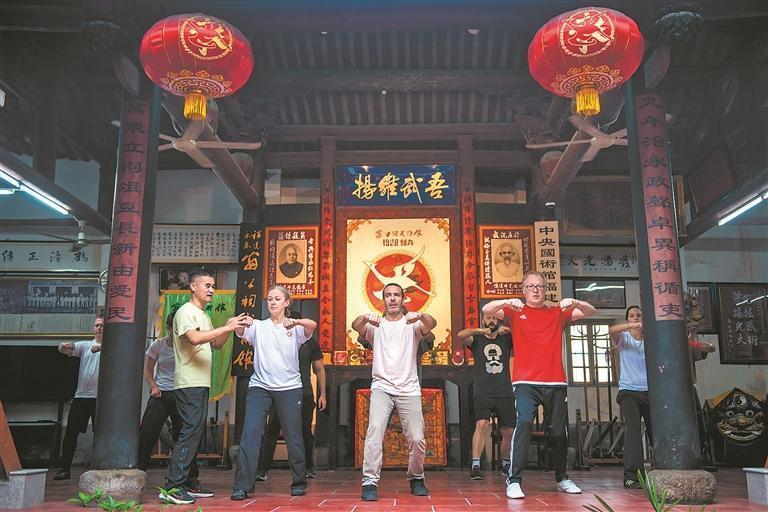 "洋弟子"解锁白鹤拳真功夫