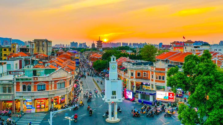 年轻人带来新业态 为古老商脉添活力 泉州老街跳动青春脉搏