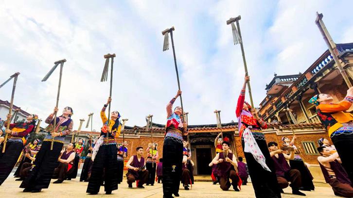 从明代打谷场到现代非遗舞台 惠安竹笕舞焕新登场