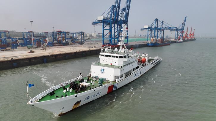 我国首艘巡航救助一体化船舶“海巡01”轮抵达泉州