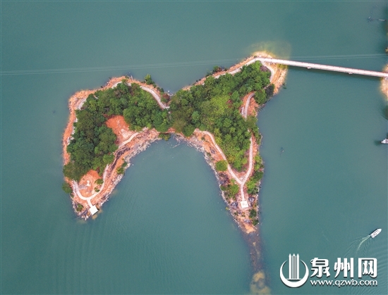 小岛若蝴蝶 翩翩“舞”库区 