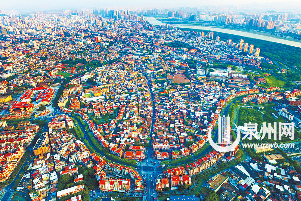 鲤城西街和城西路,从空中看去犹如一朵盛开的泉州市花——刺桐花。 鲤城西街和城西路,从空中看去犹如一朵盛开的泉州市花——刺桐花。