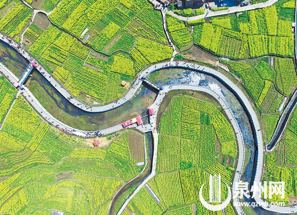 洛江区虹山乡虹山村,从空中拍摄下的水渠,就像一只可爱的小象。 洛江区虹山乡虹山村,从空中拍摄下的水渠,就像一只可爱的小象。