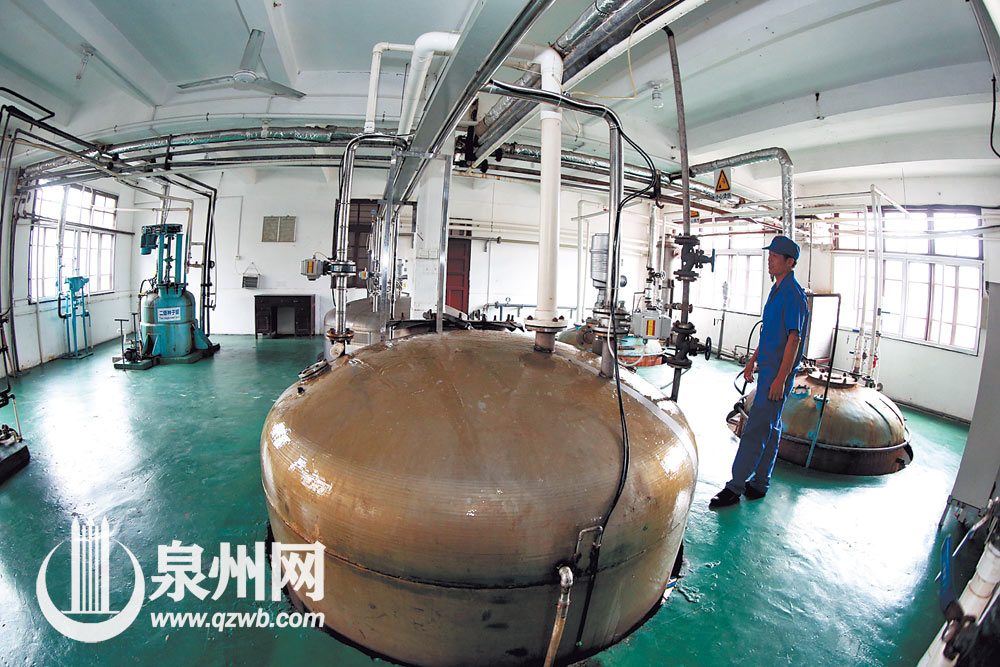 使用现代化设备进行二次发酵 使用现代化设备进行二次发酵