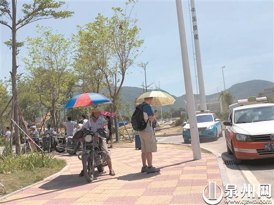 此前暗访时,“拉客仔”在此聚集。 此前暗访时,“拉客仔”在此聚集。