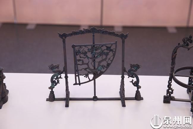 《从指南针到北斗——领略古今中国时空技术对人类文明的巨大贡献》展览上的物件(林书修 摄) 《从指南针到北斗——领略古今中国时空技术对人类文明的巨大贡献》展览上的物件(林书修 摄)