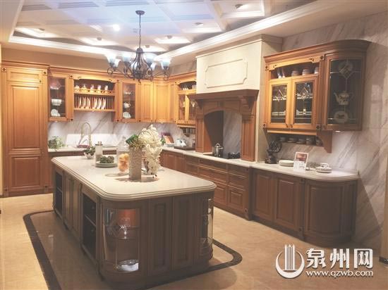 现在的家居开放式厨房融入各种智能化厨具