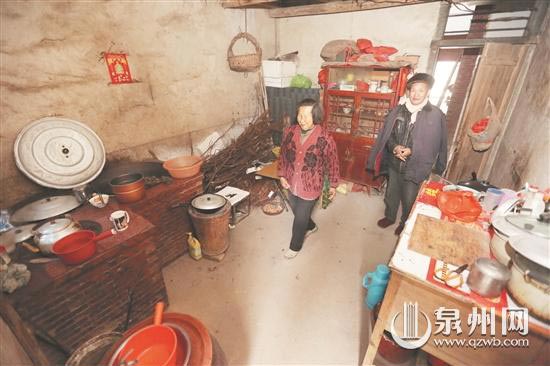 上世纪80年代常见的烧柴灶