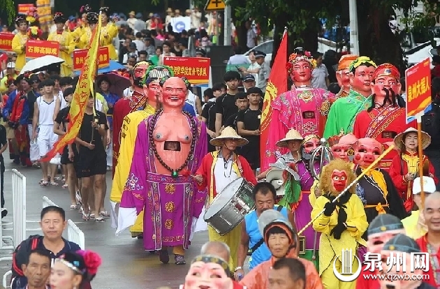 今天泉州数万人围观海上这一幕！大量高清图片刷屏……