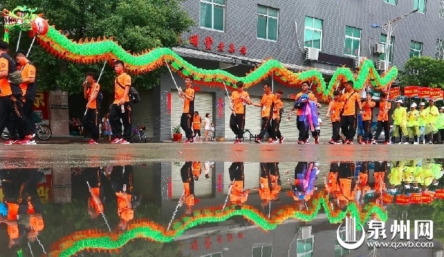 今天泉州数万人围观海上这一幕！大量高清图片刷屏……