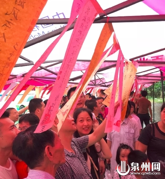 今天泉州数万人围观海上这一幕！大量高清图片刷屏……