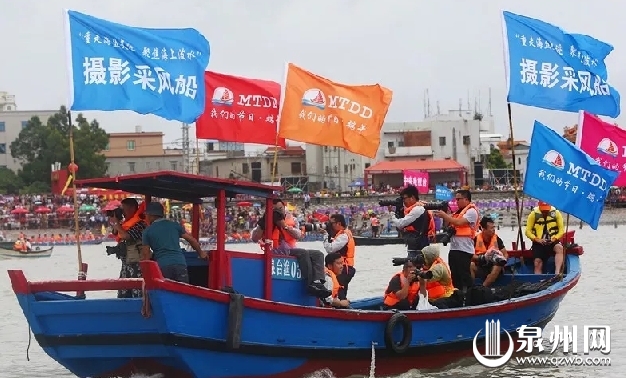 今天泉州数万人围观海上这一幕！大量高清图片刷屏……