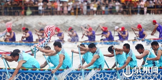 今天泉州数万人围观海上这一幕！大量高清图片刷屏……