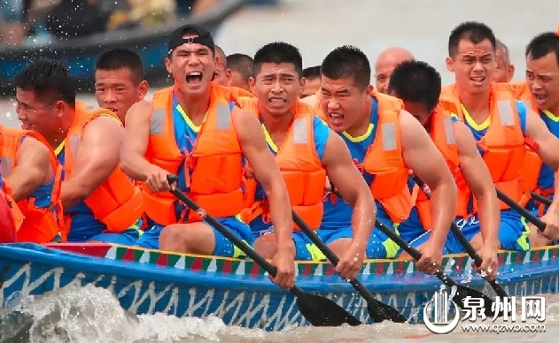 今天泉州数万人围观海上这一幕！大量高清图片刷屏……