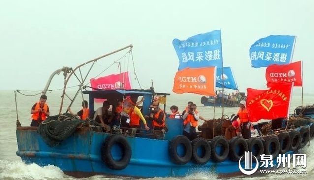 今天泉州数万人围观海上这一幕！大量高清图片刷屏……