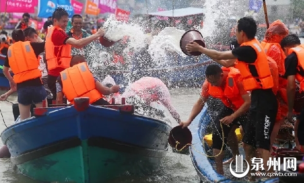 今天泉州数万人围观海上这一幕！大量高清图片刷屏……