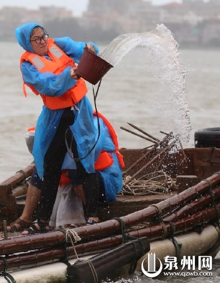 今天泉州数万人围观海上这一幕！大量高清图片刷屏……