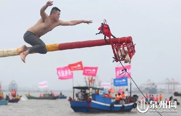 今天泉州数万人围观海上这一幕！大量高清图片刷屏……