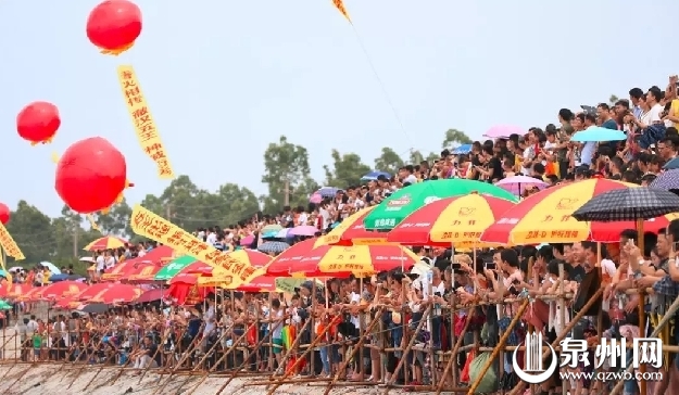 今天泉州数万人围观海上这一幕！大量高清图片刷屏……