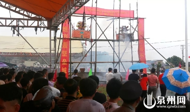 今天泉州数万人围观海上这一幕！大量高清图片刷屏……