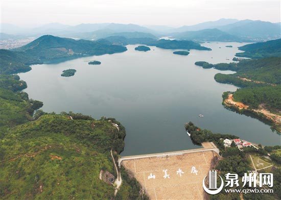 2015年10月11日拍摄的福建向金门供水工程水源地——泉州山美水库。