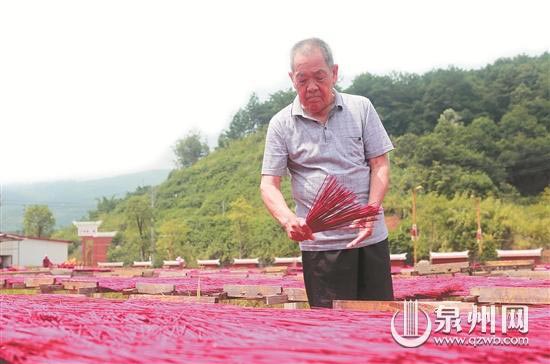 制香40多年，洪金渊见证了改革开放以来永春香产业的蓬勃发展历程。