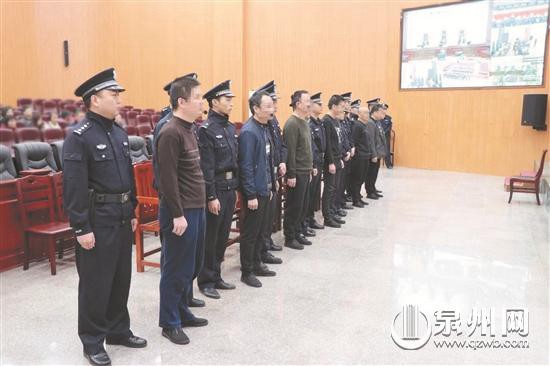 庭审现场，六人当庭认罪。